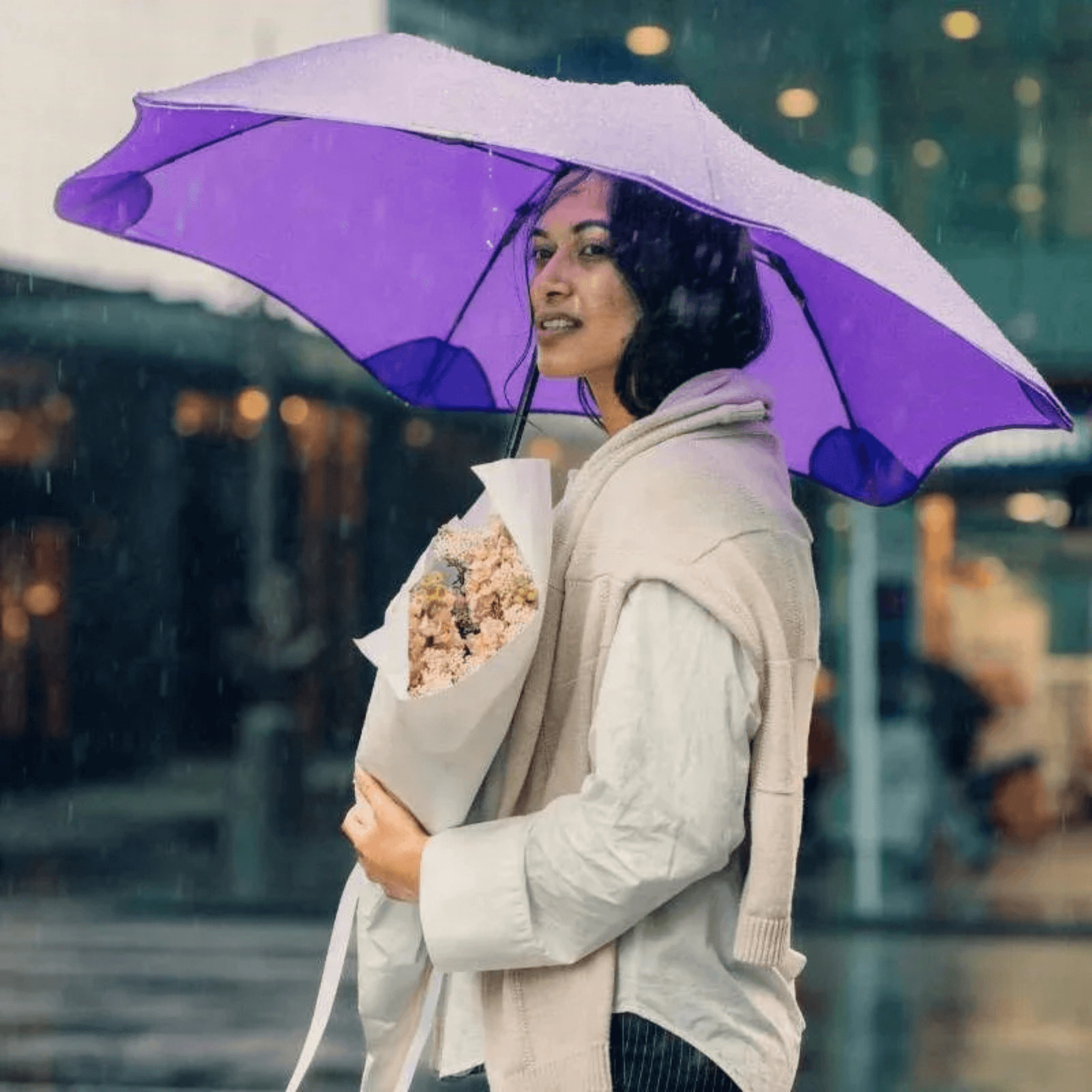 Blunt Umbrella Classic Violet Purple Lifestyle