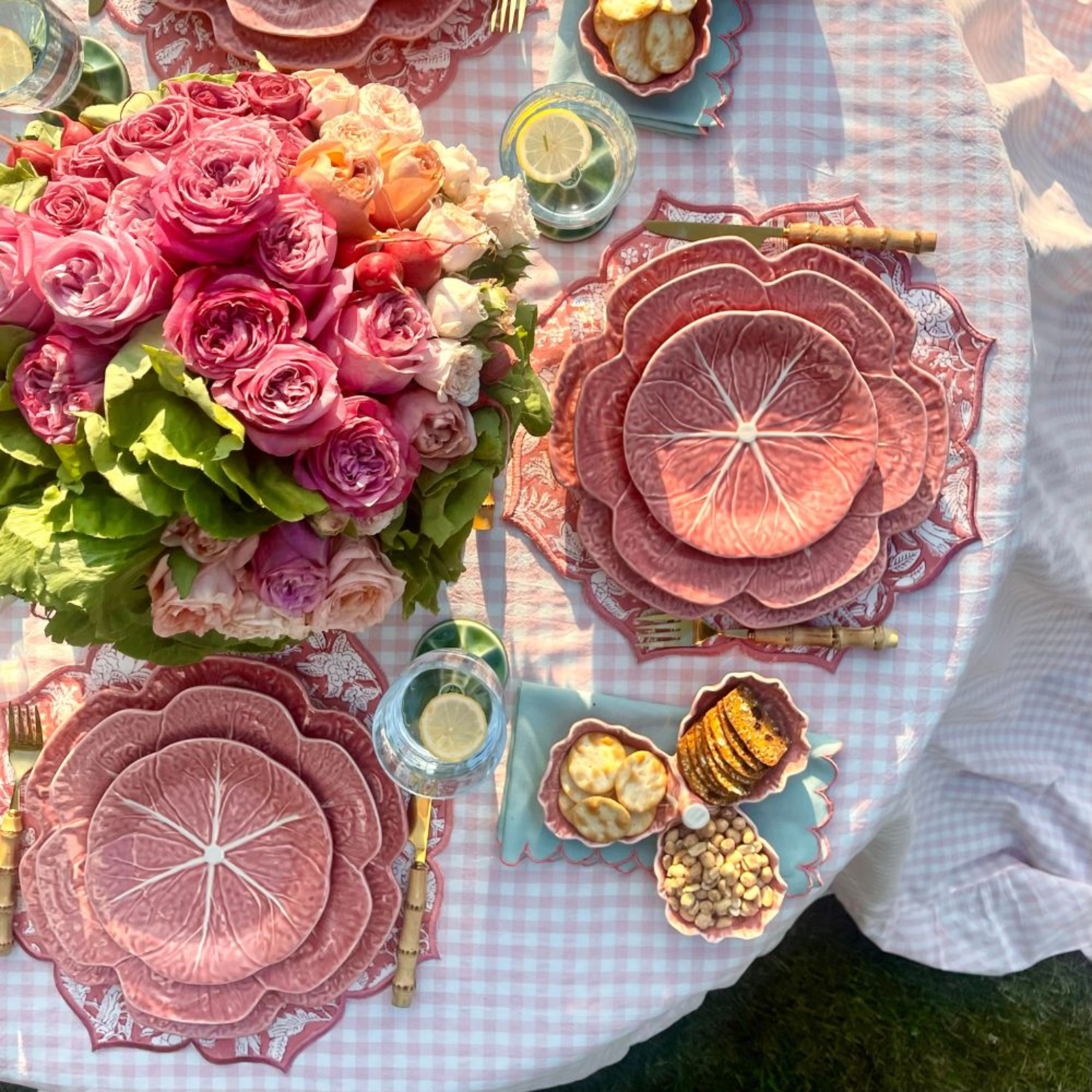 Bordallo Cabbage Rose Dinner Plate